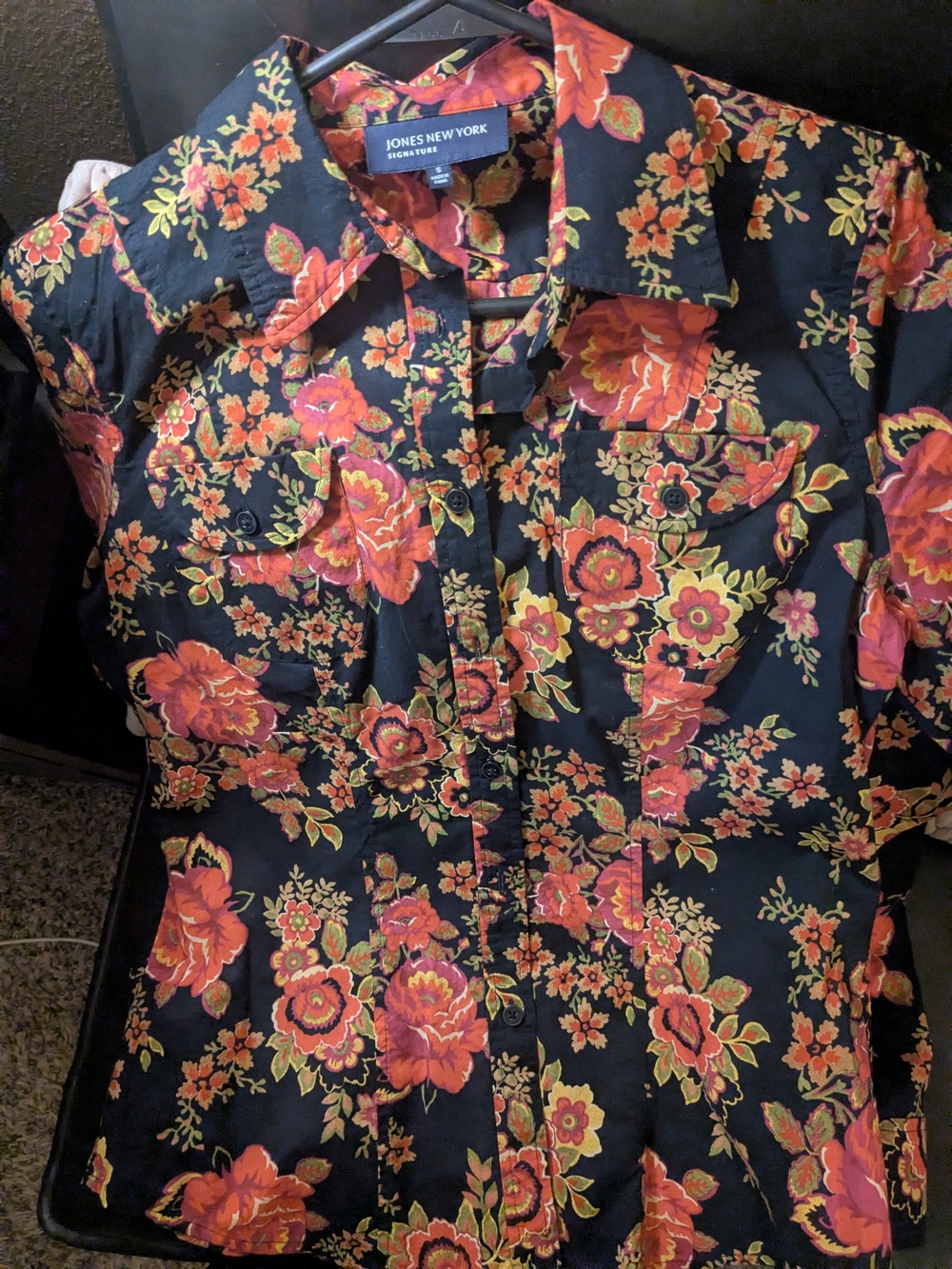 Jones New York Black Shirt with Red and Orange Floral Print Size small Women
